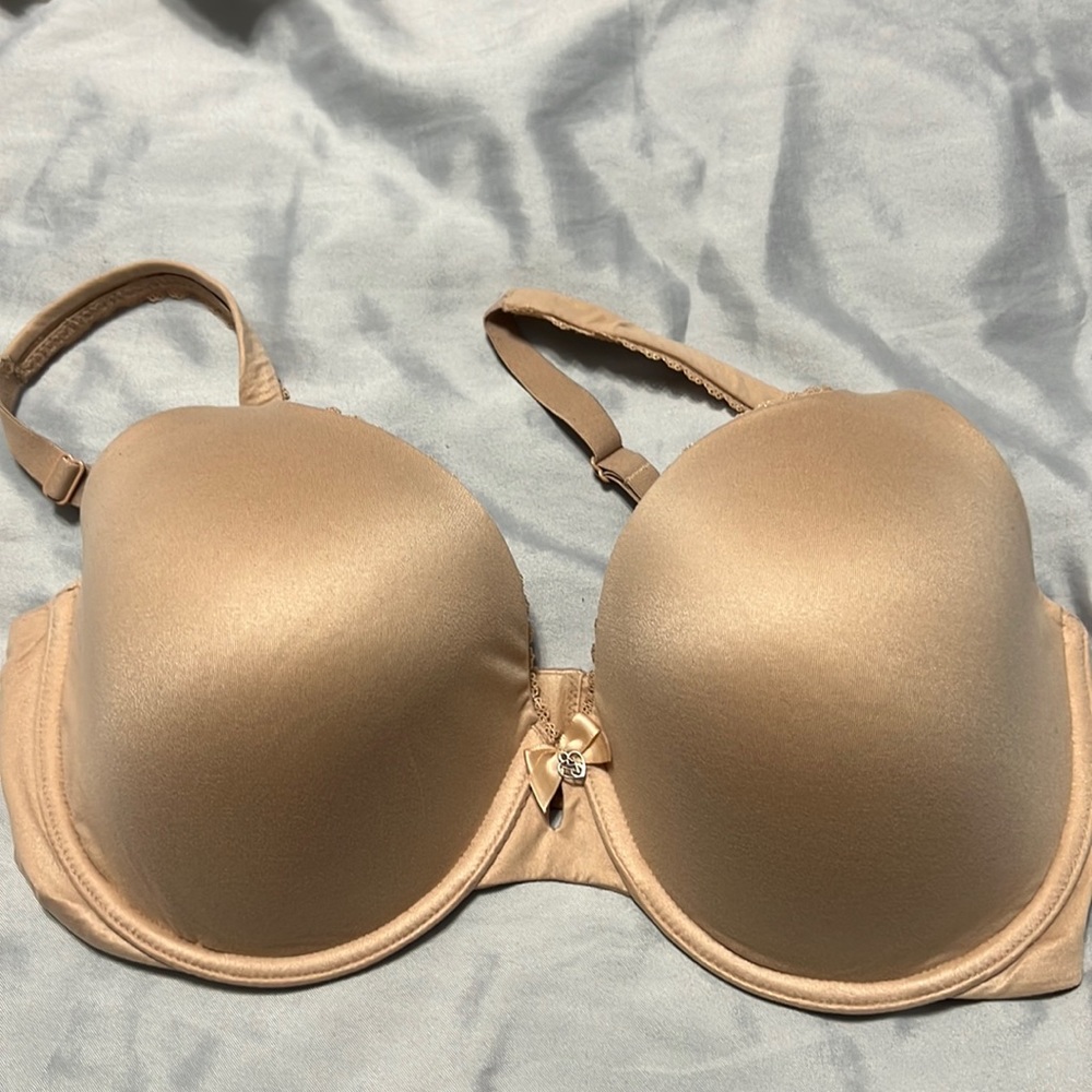 Victoria's Secret Body by Victoria lined perfect coverage 34DDD